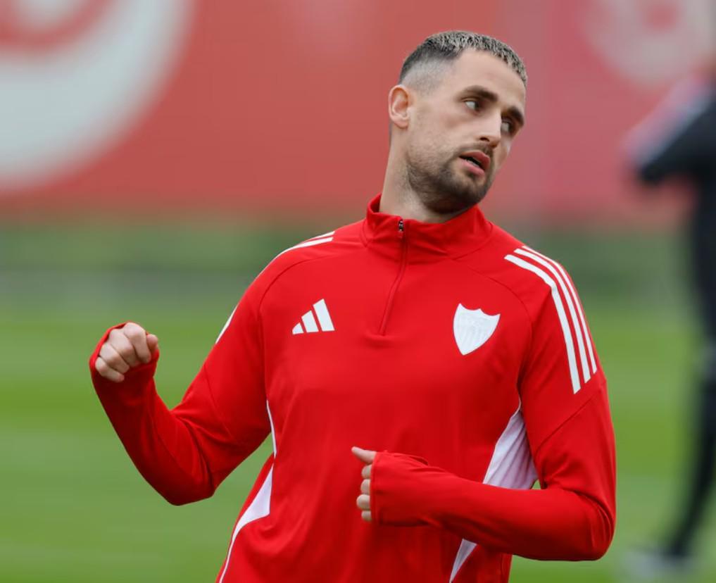 kaiyun-贾努扎伊：亚马尔场上表现足够出色，他的场外生活不该被指责